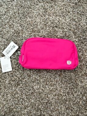 lululemon Sonic Pink Everywhere Belt Bag Tag Photo